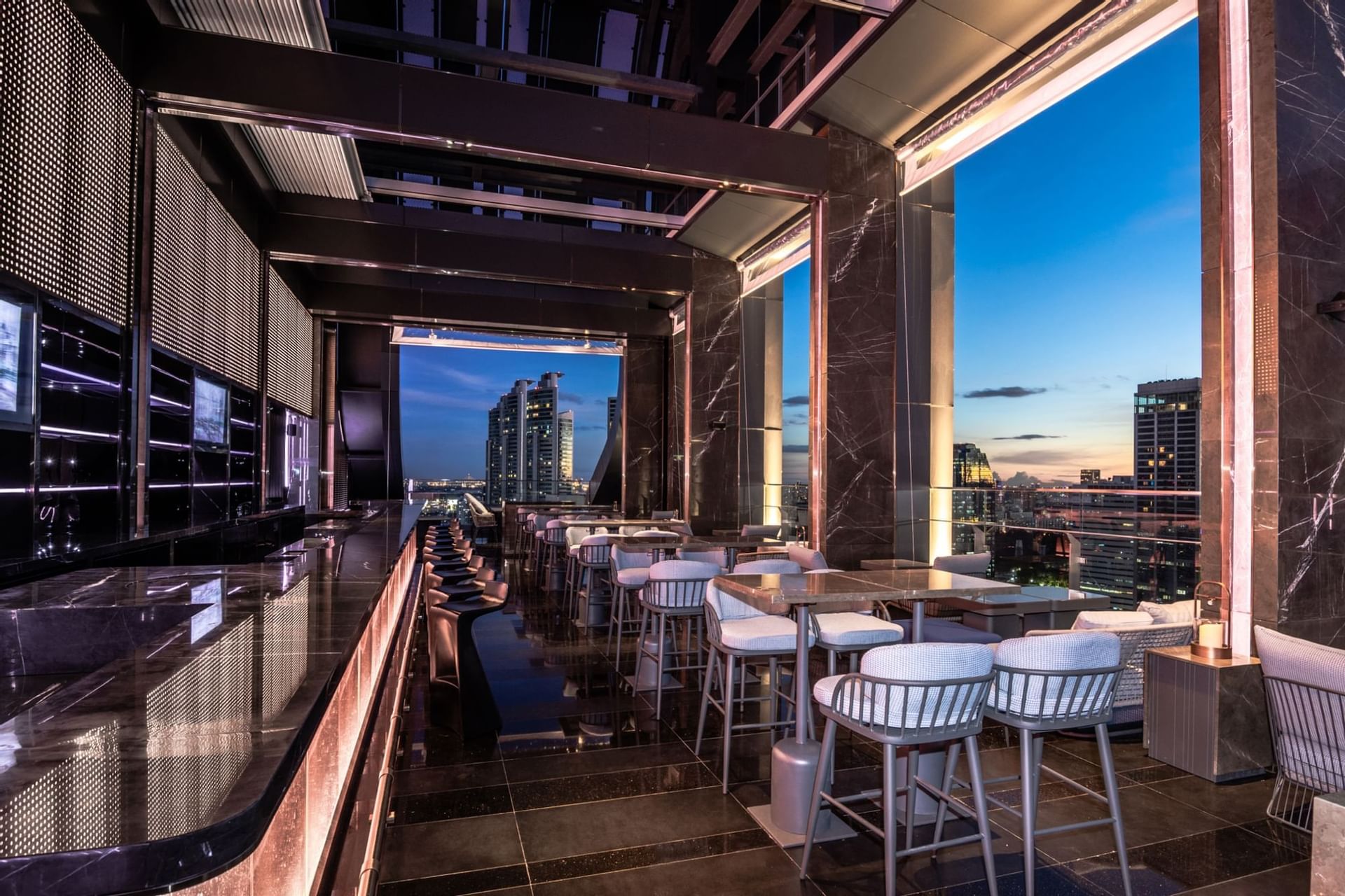 cooling-tower-rooftop-bar-carlton-hotel-bangkok-sukhumvit-2 Photo of the Cooling Tower Rooftop Bar in Bangkok, Thailand
